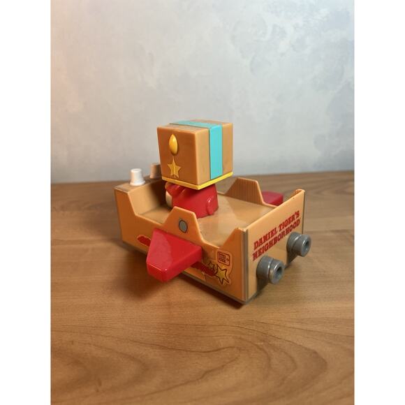 Daniel Tiger’s Neighborhood Exclusive Rocket Vehicle 2018 Fred Rogers - Picture 2 of 6